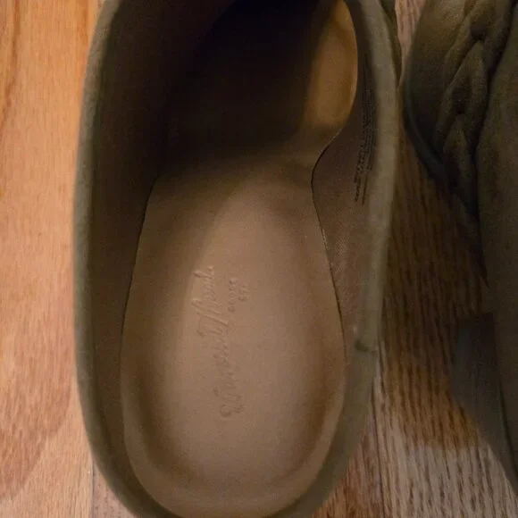 Womens Universal Thread Size 7.5M Tan Heeled Mule open back shoes - Picture 6 of 9